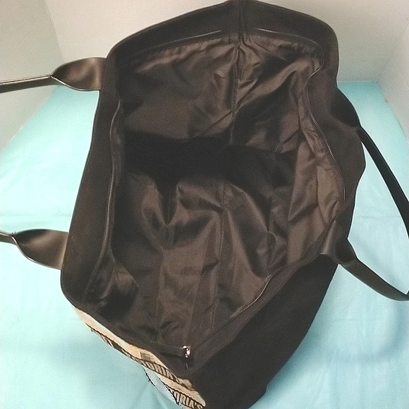 BNWOT Victoria's Secret Black With Sequins Tote & Wristlet Set - Picture 13 of 17